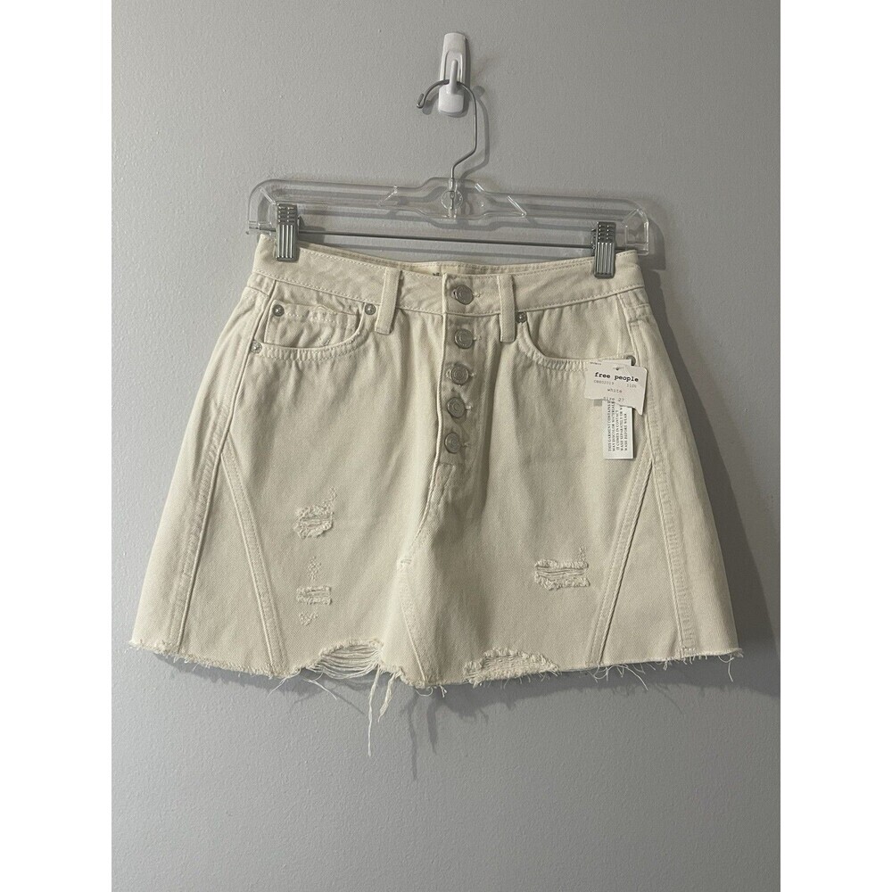 FREE PEOPLE Denim‎ Mini Skirt Size 27 Cream NEW Button Front Raw Hem Distressed